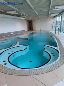 ZEcamping 3 étoiles toboggans fitness locatif TV clim 4 pers - Image 1