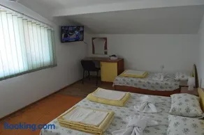 Yanis - Image 2