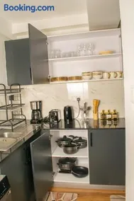 Auric 2 Bdrm Apartment - Image 4