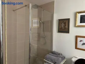 New luxury self-contained studio - Image 5