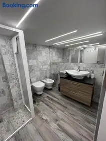 Life Rooms - Image 2