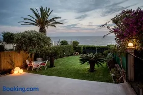 Oikia Eleanthi - Beachfront Garden Home! - Image 1