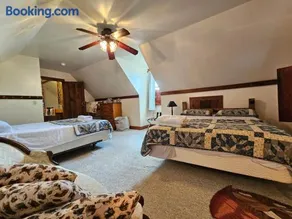 King Bed Farmhouse Valley Views - Image 4