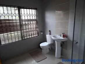 Retro Guesthouse - Image 2