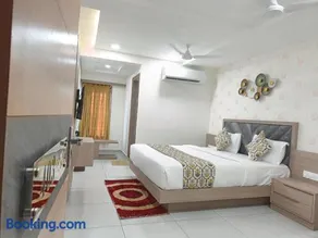 Hotel Lotus - Image 1