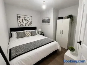 3 Bed House , Bootle , Discounts , Long Stays , Contractors , Families , Relocation Stays - Image 2