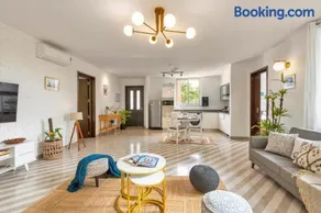 Staymaster Ocean Reef - Boutique 2BHK Apartment with Indoor Pool in Verem Nerul - Image 4