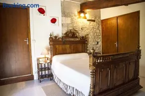 CHEZ SIMONE - Image 2