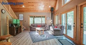 Paradise View Log Cabin - Image 2