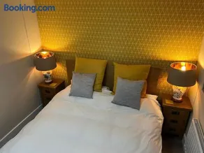 The Cherries - Caer beris holiday park 2 bedroom lodge - No commercial vehicles allowed on site - Image 4