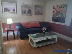 Private Cottage in Carnegie - Close to Downtown - Pet Friendly - Image 2