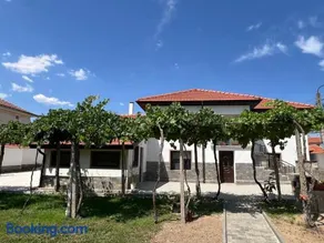 Къща за гости Бадови - Image 2