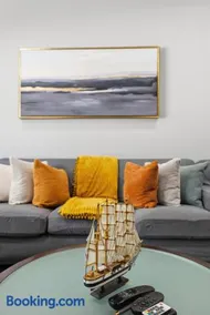 Exciting Elegance in Vibrant Fells Point! - Image 1