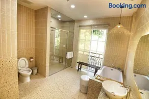 Aurora Phu Quoc Hotel & Cafe - Image 4
