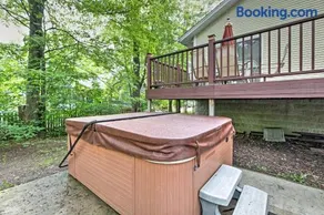 Fall Getaway: Hot Tub, Fire Pit & Near Casino! - Image 3