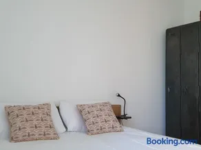 Maison de famille 19ᵉ avec terrasse et jardin, idéal pour 10 pers. - Image 4