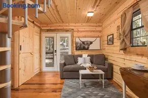 The Snug Nest Nestled in Canopy Woods - Image 1