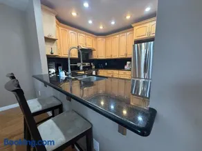 Charming 3-BR Home Close to Swedish Cherry Hill - Image 4