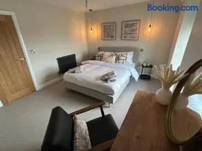 Caernarfon modern townhouse Snowdonia - Image 4