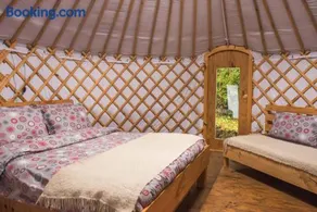 BUHO Eco Yurt Rayen Pulli AC Parking Wifi - Image 2