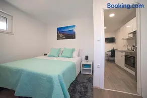 Luxury apartments Petrovac - Image 1