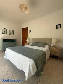 Casa con jardín y bajada al mar en Raxó - Image 3