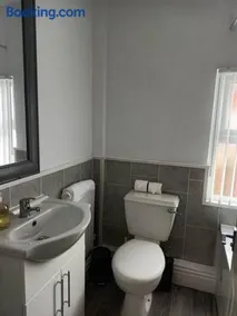 Antonio str Liverpool 6 beds - Image 3