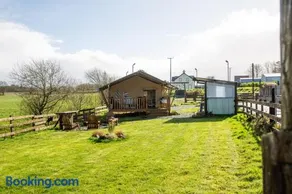 Rosgarron Safari Canvas Lodge Glorious Glamping - Image 5