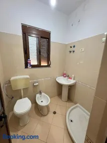 General's Beach House - Image 3