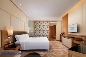 New World Dalian Hotel - Image 3