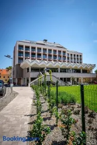 R&M Residence - Image 2