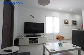 Private apartment with mountain and sea views, La Asomada, Lanzarote - Image 4