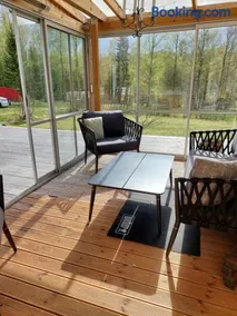 Gula Stugan Rönnäs Skogsväg - Image 1
