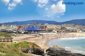 37 Atlantic Point, Ground Floor, Sea View Apartment sleeps 6 - Image 5