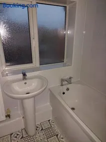 Charis House - Image 4