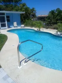 Banana Cabana 3 miles to Nokomis Beach - Image 3