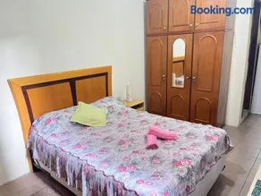 Loft para casal em prédio familiar 3,5km do centro histórico - Image 1