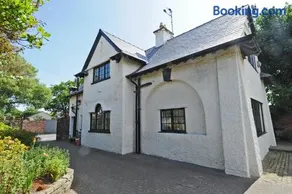 Seaways Cottage Hoylake - Image 1