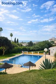 Luna del Faro -Ocean views and Pools by Budha Apartments - Image 4