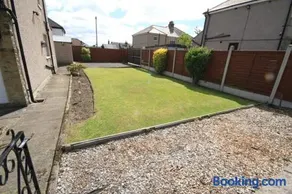 Lovely Peaceful Family Home Quiet Area Historic Saltaire - Image 2