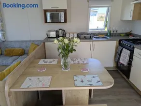 Seascape Caravan - Image 4