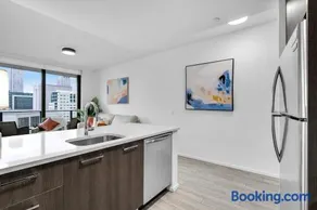 Best Location 2 bedrooms 2 bathrooms - Image 4