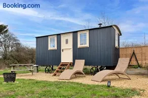 Finest Retreats - The Flower Hut - Image 2