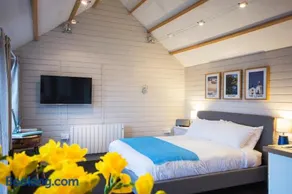 The cabin - Image 4