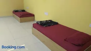 Rajadhiraj Ashray- Nr Mathura Railway Station - Image 4