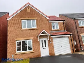 Ultra Modern large 4 bed executive home Durham - Image 4