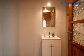 Breezy Sunlit Loft in Porto Brandão - Image 4
