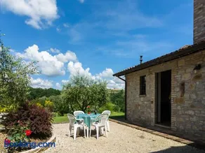 Farmhouse in Perugia with Swimming Pool - Image 4
