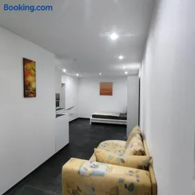 Modernes einzimmer Apartment - Image 1
