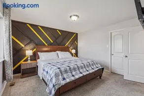Valclyde Signature Home - Image 1